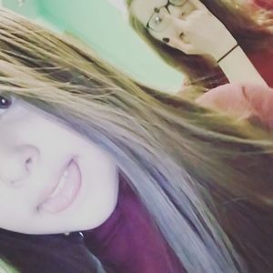 Meet your Posher, Abril